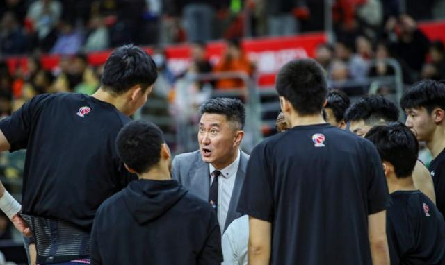 央视直播广东vs山东万众瞩目杜锋祭出全主力不给爆冷机会