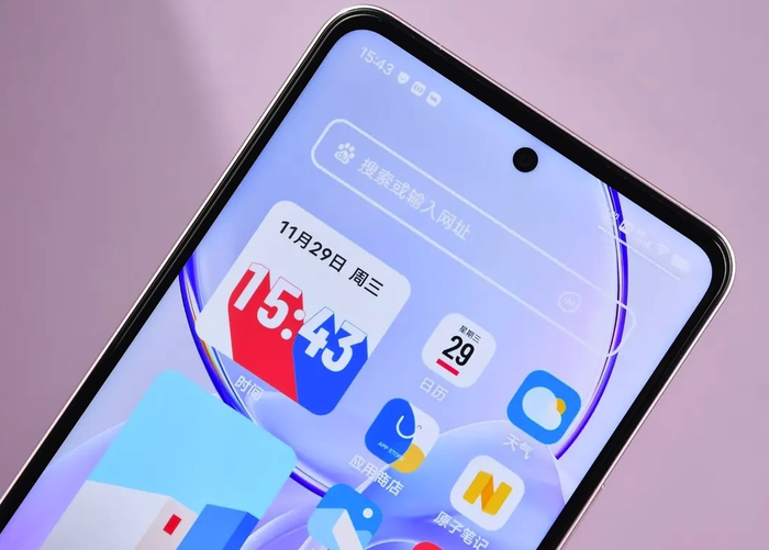 虽然是一款定位百元市场的手机,但是配置方面vivoy100i并不差,比如