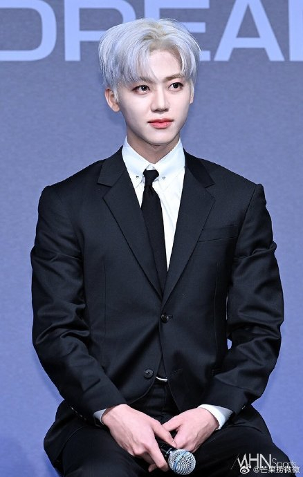 罗渽民|黑色西装_新浪新闻