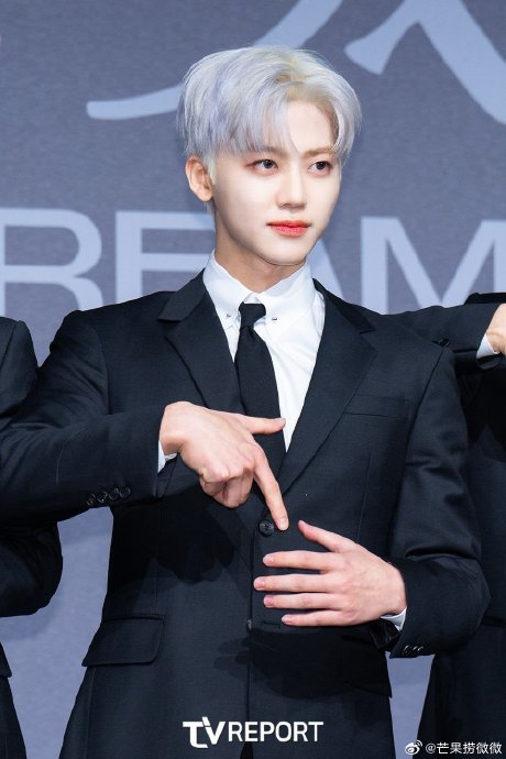 罗渽民|黑色西装_新浪新闻