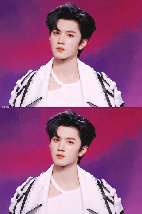 挡脸都依旧帅气 不过远哥什么时候发个正脸自拍啊(九宫格的那种 ) cr