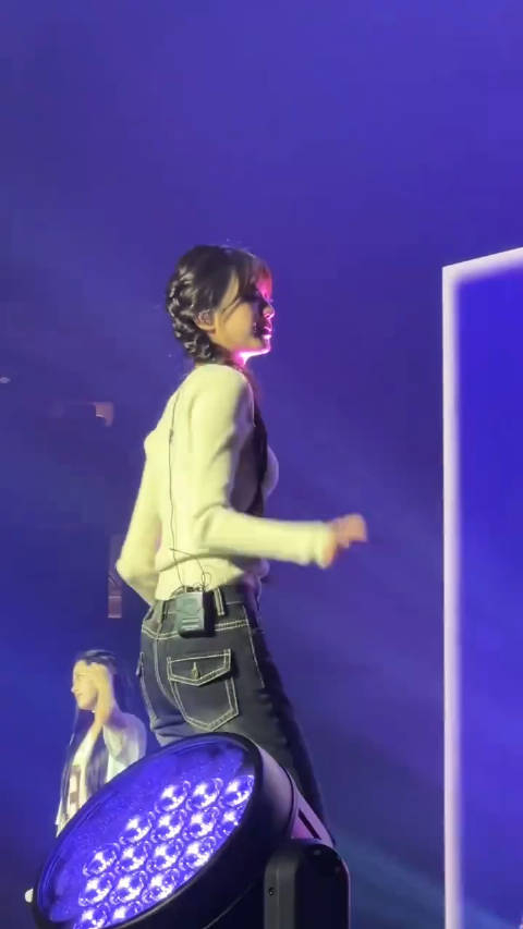 被张元英转圈视频硬控了五分钟啊啊啊啊怎么这么美