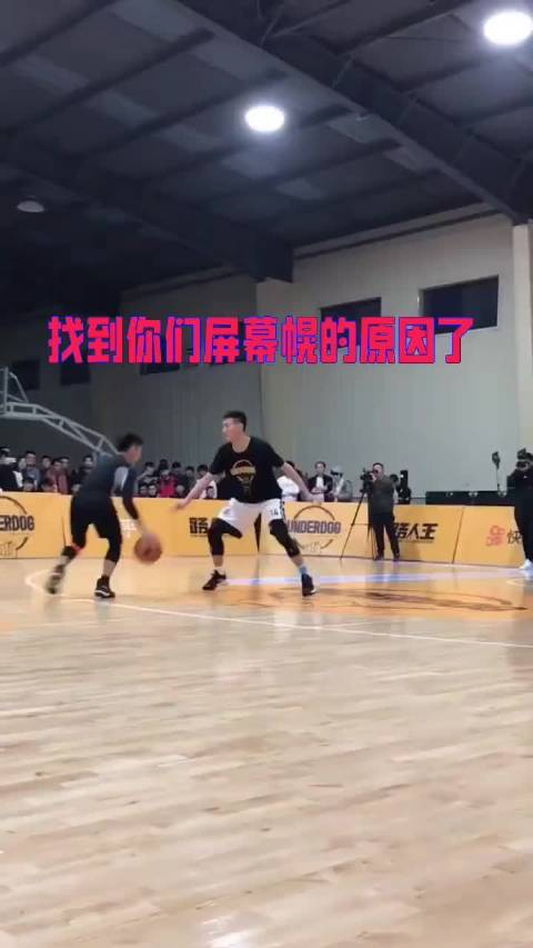 看军哥的绝技你会被震撼到快来感受一下军哥带来的篮球视觉盛宴吧