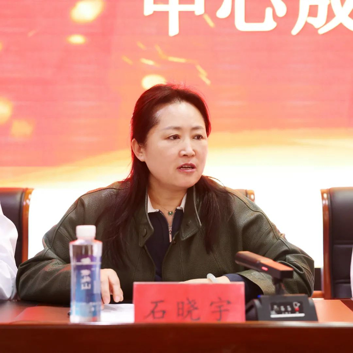 3月19日上午,突泉县人民医院在报告厅召开中国人民解放军空军特色医学