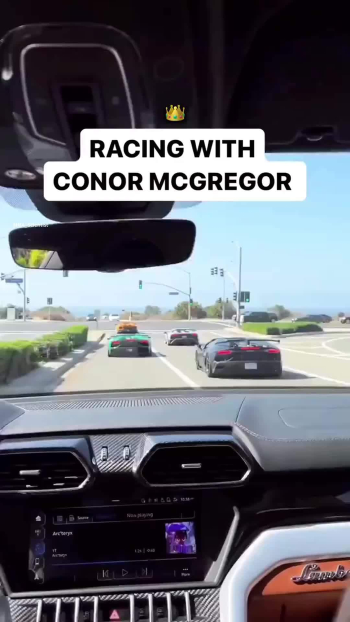 嘴炮康纳麦格雷戈conormcgregor与其他几辆兰博基尼赛车