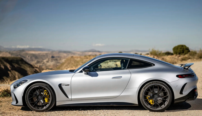 帅的奔驰amggt63gt55最新款曝光确认发售