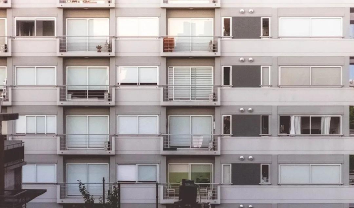 在「买涨不买跌」的主流论调下，曾经的香饽饽却成了烫手山芋。