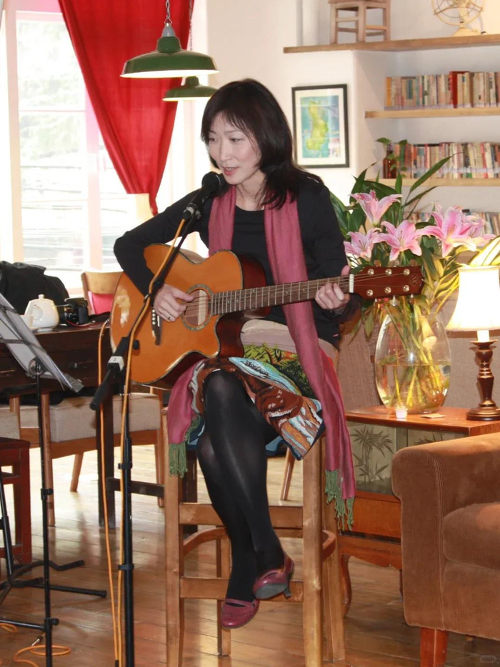 著名女音乐人离去,她的歌曾陪伴我们整个青春|郑华娟|音乐人|张信哲