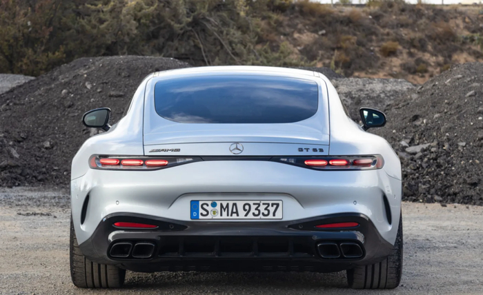 帅的奔驰amggt63gt55最新款曝光确认发售