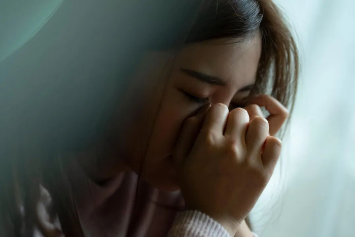 "纠结要不要离婚,说明还不够痛":缺爱的女人,一生都在戒这1种瘾|痛苦