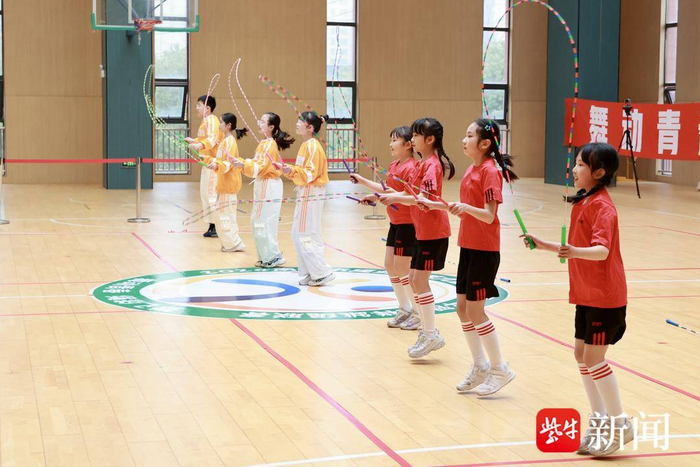 建邺区举办第九届运动会青少年部阳光体育校园花样跳绳联赛