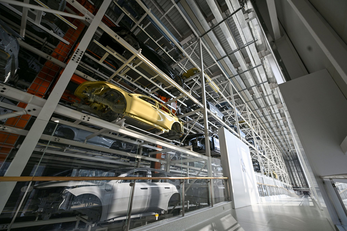 穿越中国新坐标 | 飞"阅"数智工厂看"未来"__财经头条