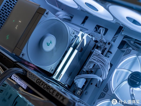 白色海景房性能之选技嘉b760m冰雕x主板测评附装机超频教程