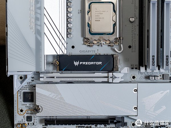 白色海景房性能之选技嘉b760m冰雕x主板测评附装机超频教程