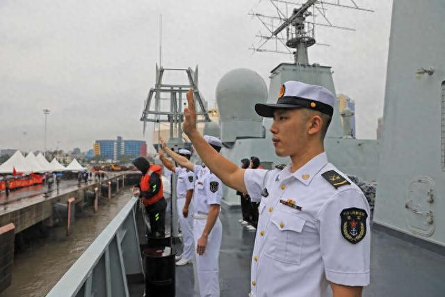 王裴楠)当地时间3月23日上午,海军第45批护航编队靠泊坦桑尼亚达累斯