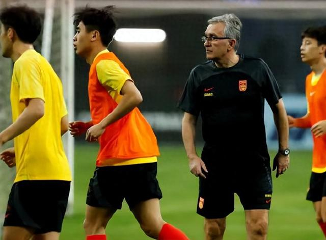 不止老将媒体爆料多名年轻国脚也缺乏为国足效力的欲望