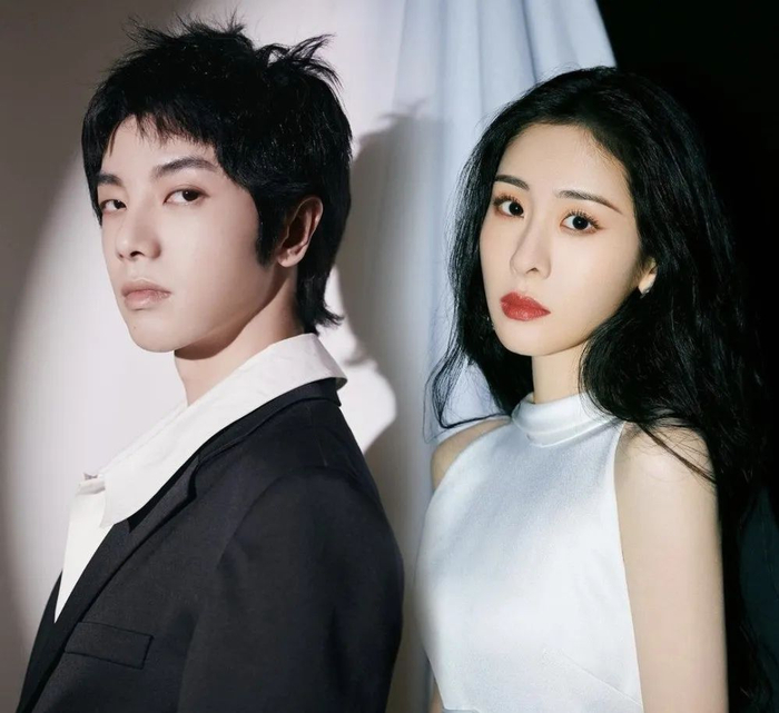 面容消瘦法令纹明显,未婚生子显孤独|张碧晨_新浪新闻