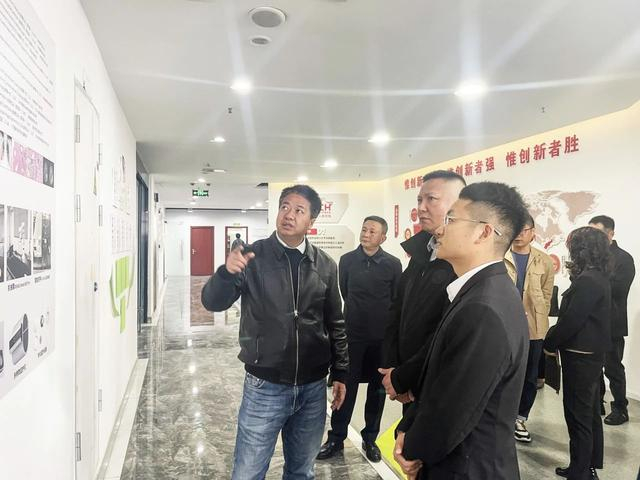 任继斌对企业多年扎根金牛长足发展表示充分肯定.