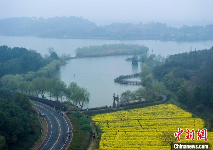 安徽池州烟雨蒙蒙杏花村