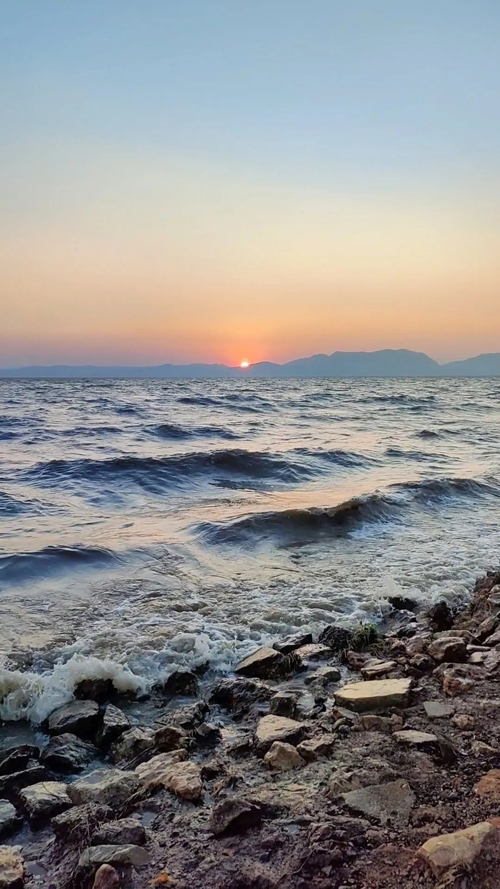 更别提这里大片的水杉林和漫步小道,行走其中,仿佛与世隔绝,来到了一