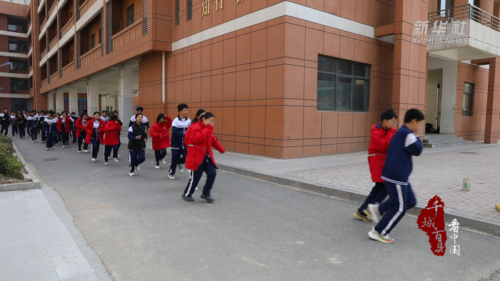 在全国中小学生安全教育日来临之际,山东省菏泽市巨野县文苑中学通过