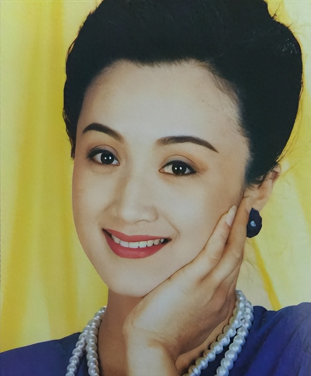 《追风者》演员杨昆 86年辞职 退休金2500 无儿无女 真的就晚景凄凉吗