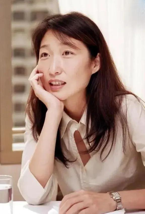 著名女音乐人离去,她的歌曾陪伴我们整个青春|郑华娟|音乐人|张信哲