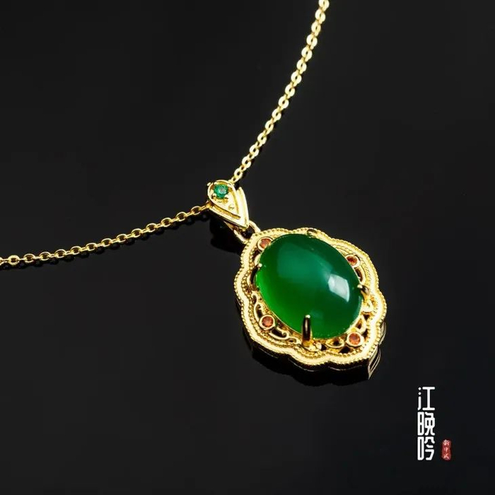 这件"绿玛瑙",轻松戴出王妃般的优雅|首饰_新浪新闻