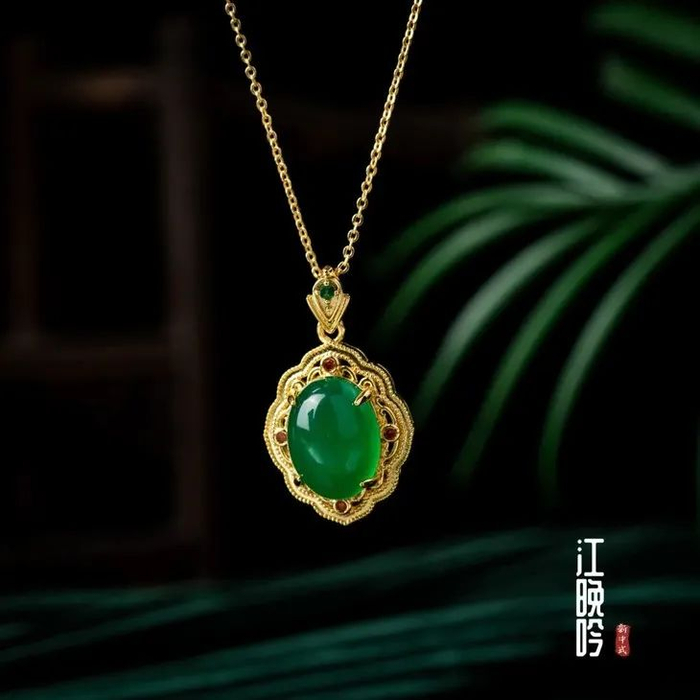 这件"绿玛瑙",轻松戴出王妃般的优雅|首饰_新浪新闻