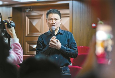导演李杰主演王洪玲在排练现场即将于4月2日亮相梅兰芳大剧院的河北