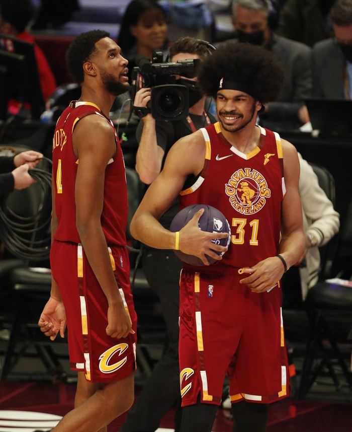 nba彩经:太阳轻取马刺 火箭大胜开拓者 快船击退步行