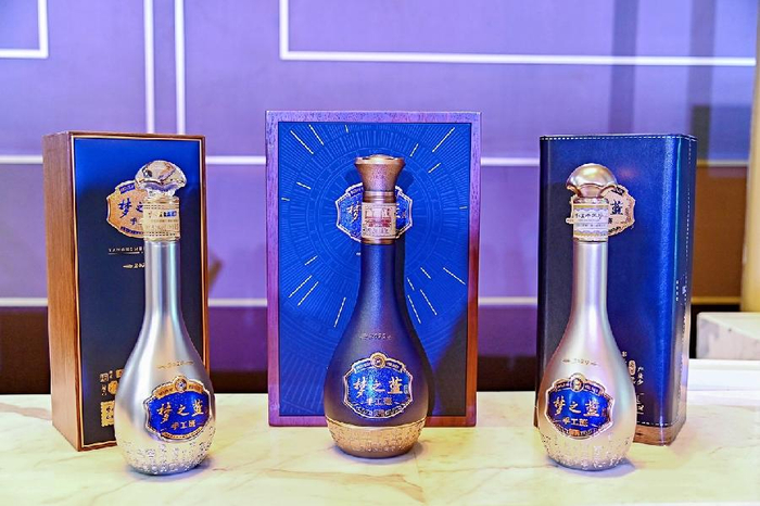 手工班精雕细琢战略升级洋河积极创新拥抱未来