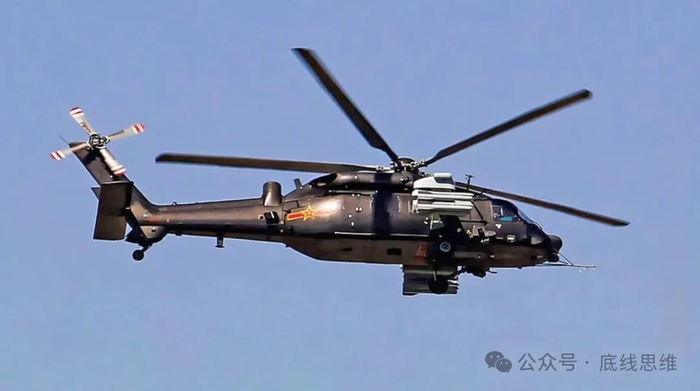 另外直20基本型就已经具备类似“黑鹰”的加装短翼系统空间，图为此前曝光的加装武器短翼的直20原型机。