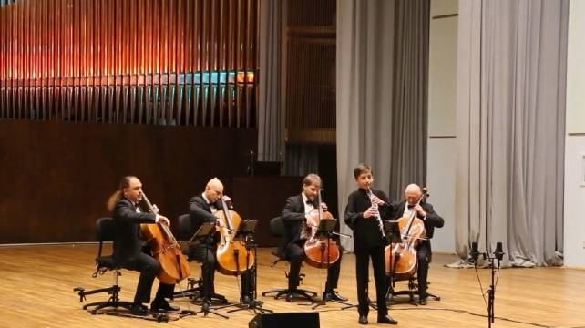 双簧管小天才格罗莫夫与著名的拉斯特雷利大提琴四重奏合作演奏埃尼