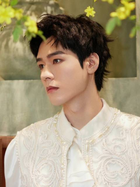 花神苏醒回家赴约俊俊终于回到成都啦与家乡的三年之约如期而至