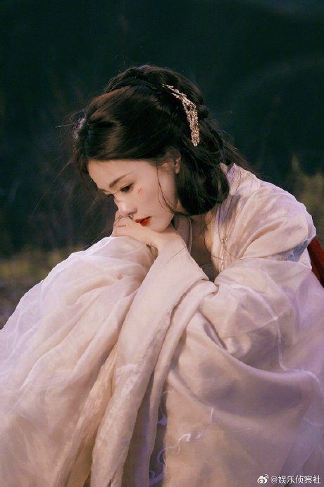 面对每一项工作都是非常认真的…|白鹿|非常完美_新浪新闻