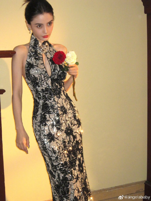 angelababy嘟嘴比耶照引发热议|比耶|嘟嘴_新浪新闻