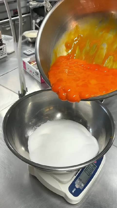 浓厚的奶油泡芙