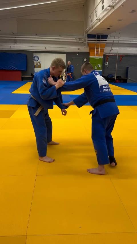 柔道里的虚虚实实连落技腰车