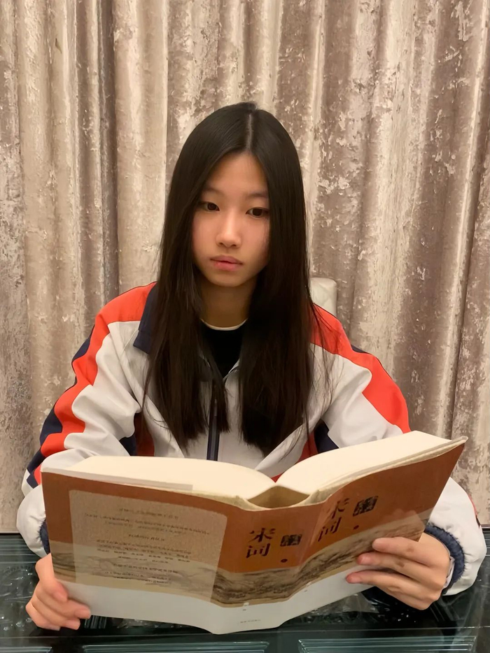 高中学习生活比较紧张,但李宇轩始终有张有驰.