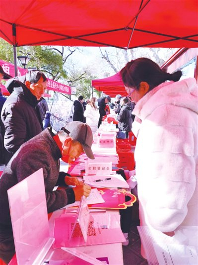 用心用情做好就业民生答卷