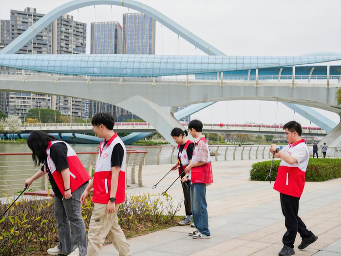 广州南沙开展粤港澳青年护河志愿行动