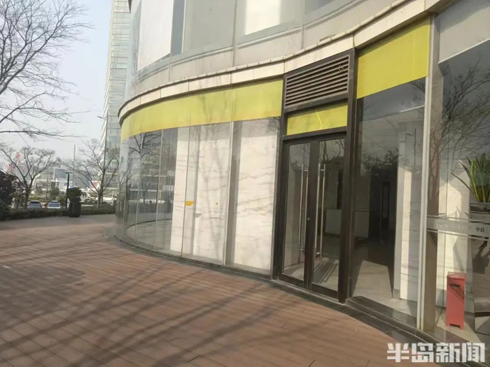 3月22日，便利蜂中联自由港湾店已人去店空。