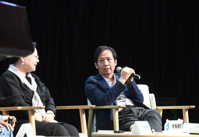 作家周晓枫为这份爱写了一个"啊吨"|冰墩墩|周晓枫_新浪新闻