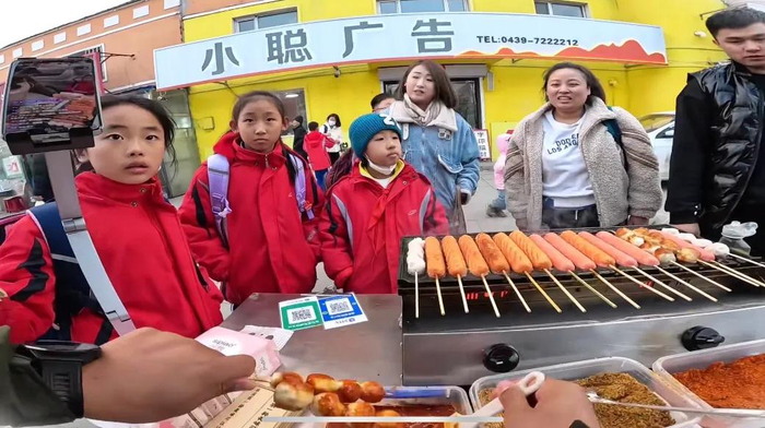 图/抖音视频截图@李掰掰摆摊记