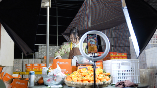 拼多多的商家这样说……|拼多多|直播_新浪新闻