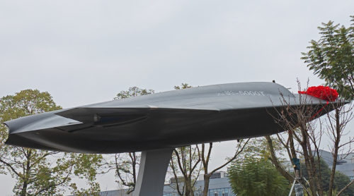 神秘的成飞云影无人机首次全面公开|成飞|云影|飞机_新浪新闻