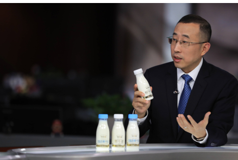 卢敏放卸任蒙牛总裁，出任副董事长。 企业供图