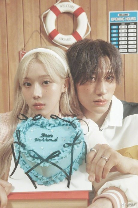 金玟庭&方艺潭合作曲《officially cool》预告照释出|officially cool