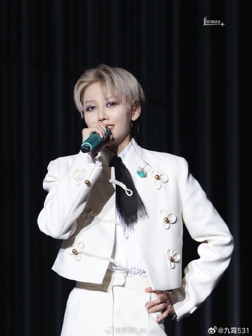 刘雨昕 的《epsilon》|epsilon|刘雨昕|女歌手_新浪新闻